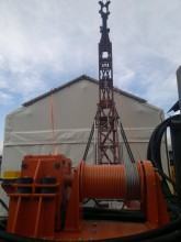 Elektrický lanový naviják pro spouštění sondy do geotermálních vrtů
